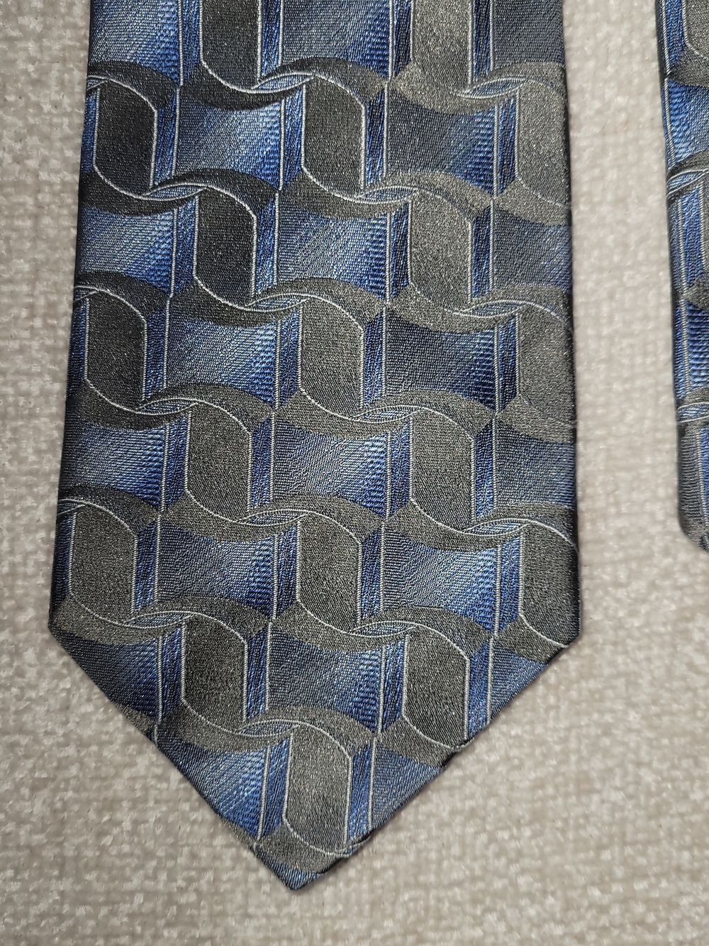 David Taylor Classic Blue & Gray Geometric Men's Tie